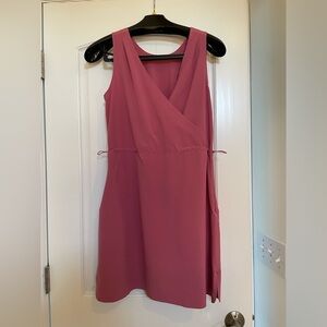 Title nine - round trip dress in pink (medium, EUC)